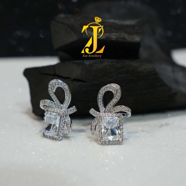 Elegant Beaded Earrings White (ER605)